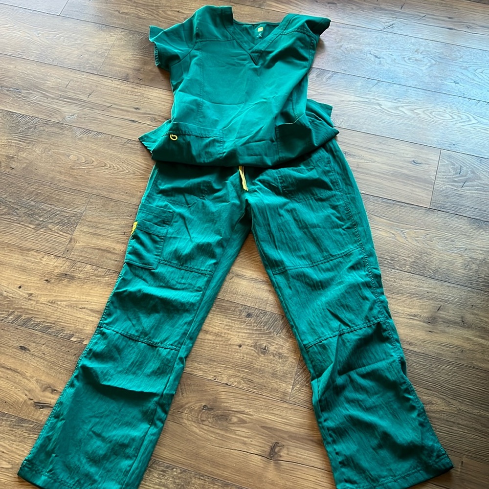 Women’s wonder wink scrubs green like new